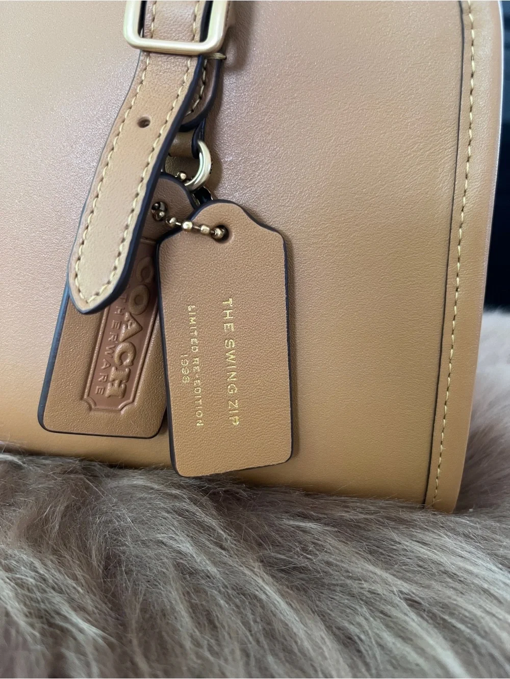 NEW Coach Swing Zip Leather Shoulder Bag